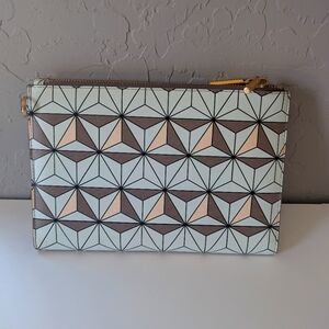 Dange Dover Geo Mirage Clutch